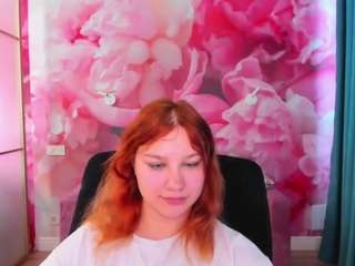Live cam show with AngelinaLow
