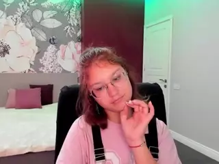 AngelinaLow's Live Sex Cam Show