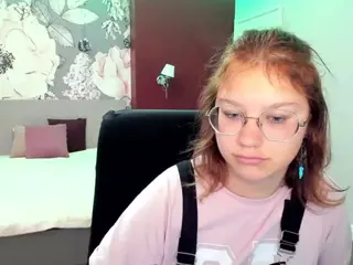 AngelinaLow's Live Sex Cam Show