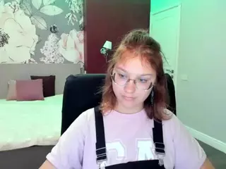 AngelinaLow's Live Sex Cam Show