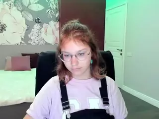 AngelinaLow's Live Sex Cam Show