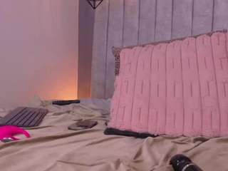 Ariana-sweet live webcam show