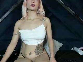 le modèle barbieambar est en webcam porno dans un show sur le site camsoda, il possède les tags suivants: amateur,foot fetish,young adult,toys,teen 18,tattoos,smoking,pussy,orgasm,anal,lovense,lush,feet,facial piercings,drinking,domination,dildo,deepthroat,cowgirl,brown eyes
