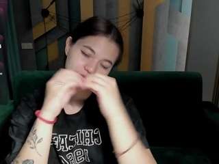 elinamils Live Webcam on CamSoda