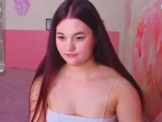 elinamils's CamSoda show and profile