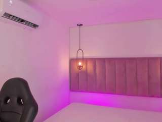  haily-b chat room