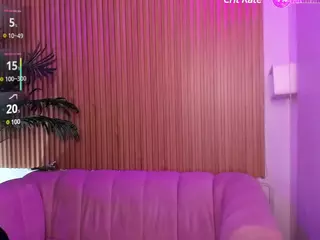 ivybraaze's Live Sex Cam Show