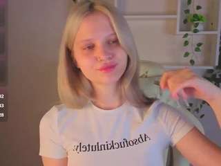 katrina-bail webcam model