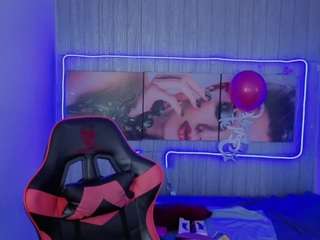  lucia-21 chat room