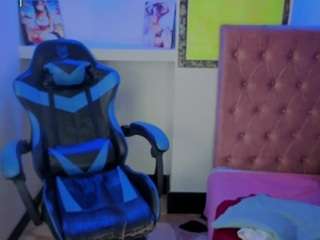  lucia-21 chat room