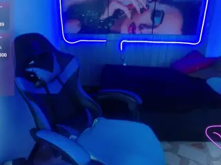 lucia-21's Live Sex Cam Show