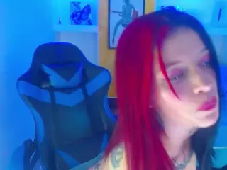 lucia-21's Live Sex Cam Show