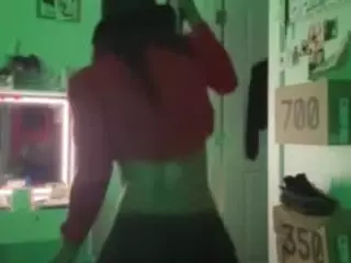 popoutdayy's Live Sex Cam Show