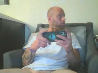 themaskedbadiee live cam profile