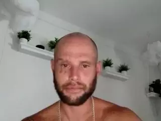 Cloudzz386's Live Sex Cam Show