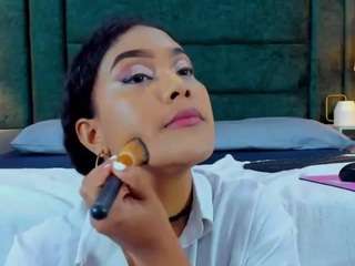 vickyruiz1 live cam profile