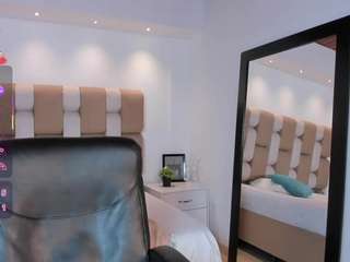 aida-jones Live Webcam on CamSoda