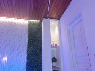 aida-jones Live Webcam on CamSoda