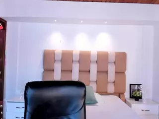 Aida-Jones's Live Sex Cam Show