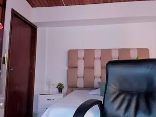 Aida-Jones's Live Sex Cam Show