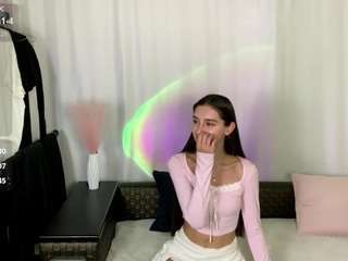 aliceqq Live Webcam on CamSoda