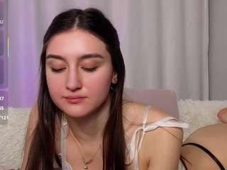 le modèle aliceqq est en webcam porno dans un show sur le site camsoda, il possède les tags suivants: amateur,ass,black hair,blowjob,brown eyes,dildo or vibrator,normal,teen 18,young adult,hd