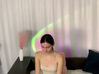 Aliceqq's Live Sex Cam Show