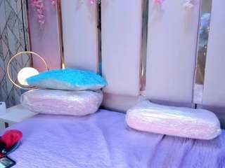 emmawilliams22 Live Webcam on CamSoda