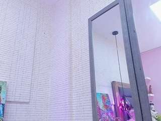 madyrowan's CamSoda show and profile