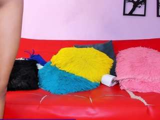 skull-naughty18 Live Webcam on CamSoda