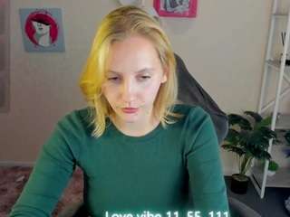 anna-che1sea's CamSoda show and profile