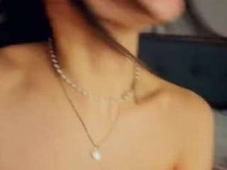 fionamoore's CamSoda show and profile