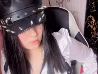 guxplo's CamSoda show and profile