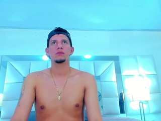 kevin-fox's CamSoda show and profile