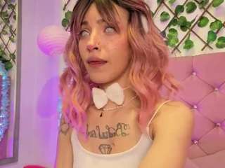 Try Lauren-evan's stunning stream for fascinating wildness lauren-evan from CamSoda