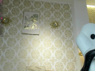 lilyythea live cam profile