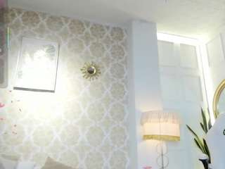 LilyyThea live webcam show