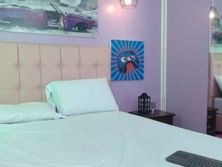 sabrinaa-fox Live Webcam on CamSoda
