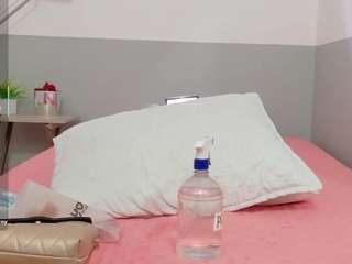 cutepetitee - Live Cam
