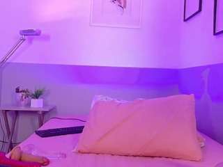 cutepetitee 1 live webcam