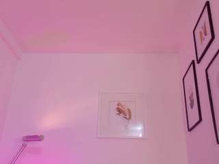 cutepetitee 1 live webcam