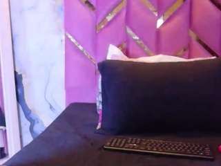 cutepetitee live webcam show