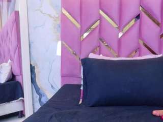 cutepetitee live webcam show
