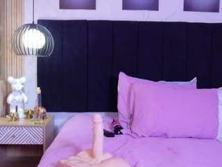 cutepetitee live webcam show