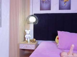 cutepetitee live webcam show