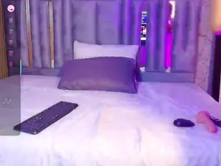 cutepetitee's Live Sex Cam Show