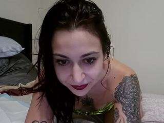  queenlolaxxx chat room