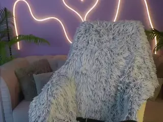 LovelyyLilu's Live Sex Cam Show