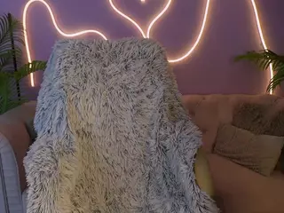 LovelyyLilu's Live Sex Cam Show