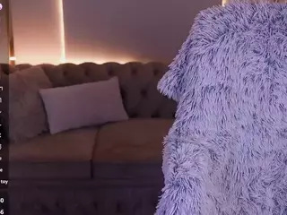 LovelyyLilu's Live Sex Cam Show